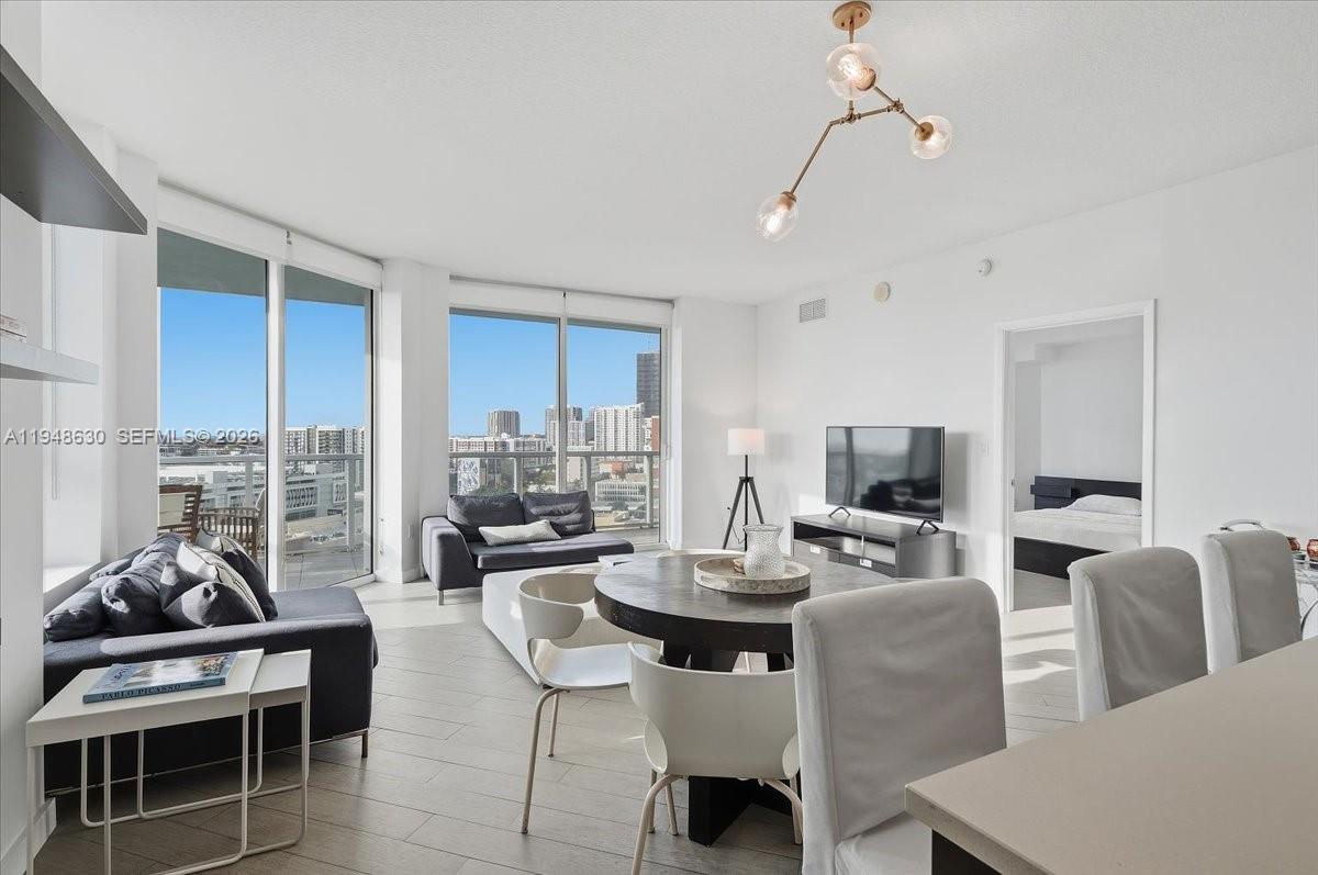 QUANTUM ON THE BAY CONDO - Residential