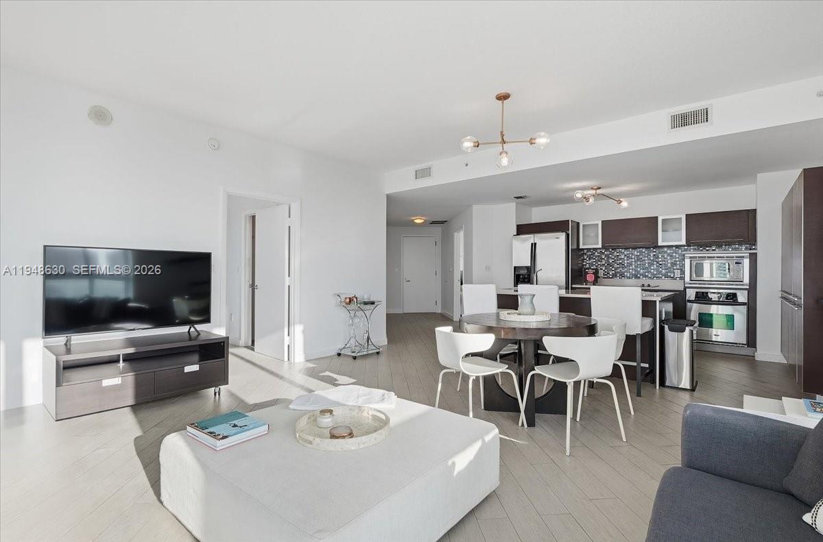 QUANTUM ON THE BAY CONDO - Residential