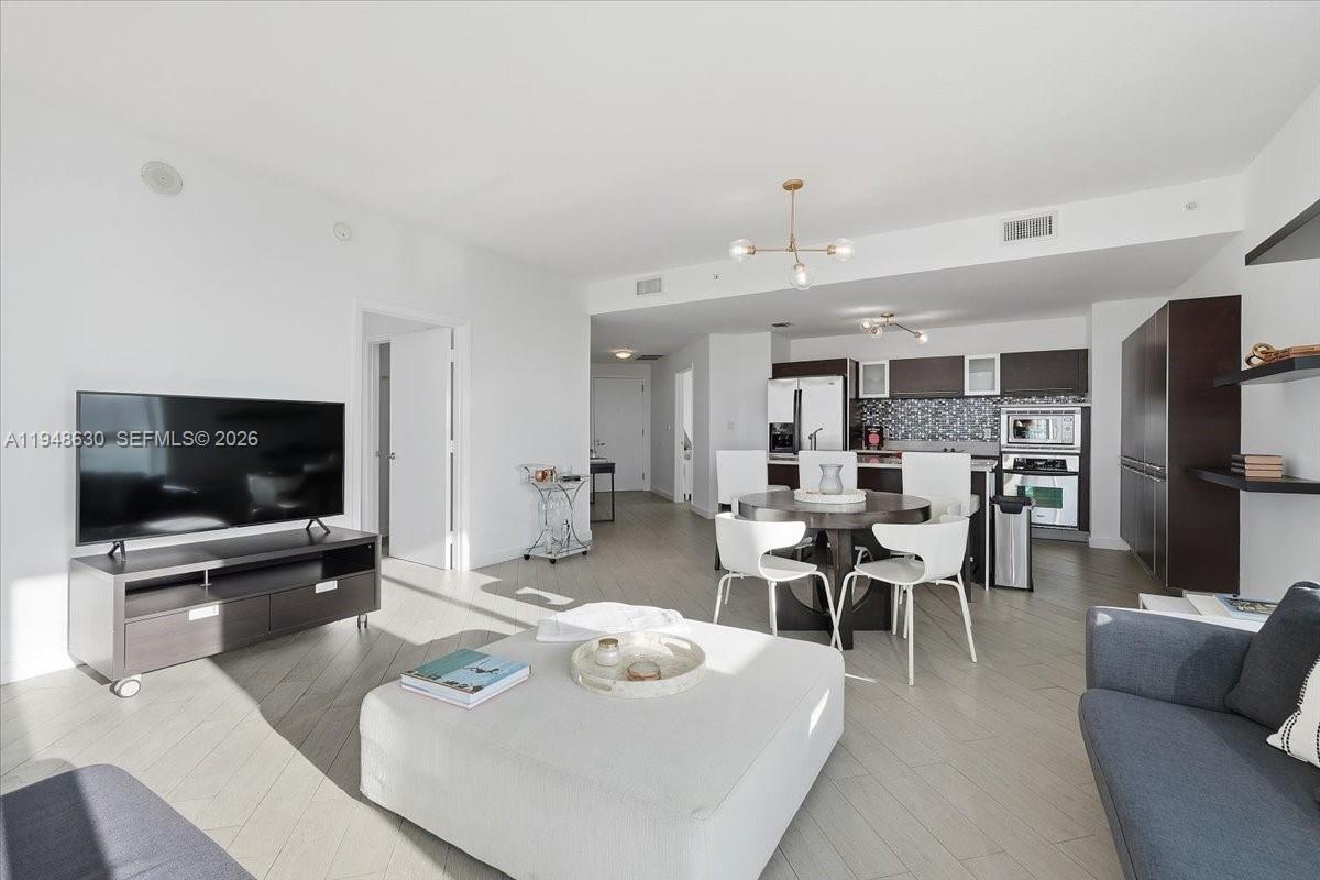 QUANTUM ON THE BAY CONDO - Residential