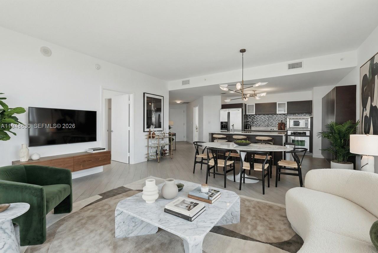 1900 N Bayshore Dr 1518