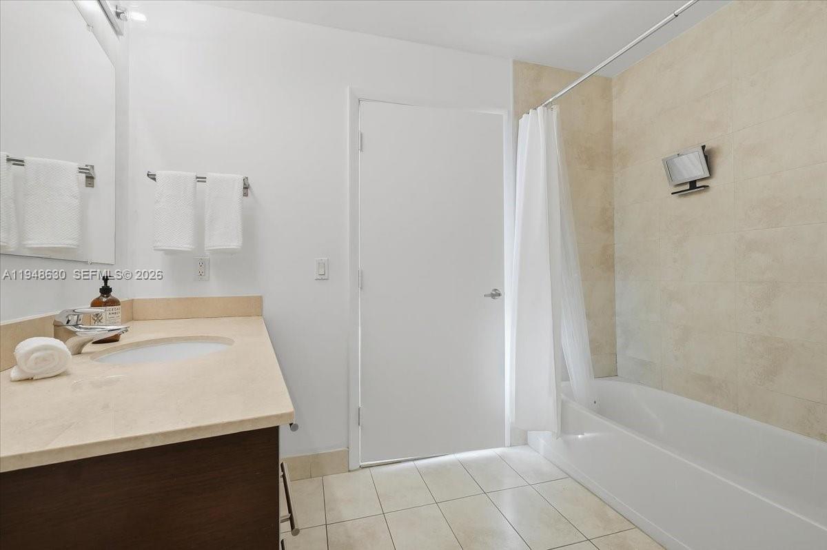 QUANTUM ON THE BAY CONDO - Residential