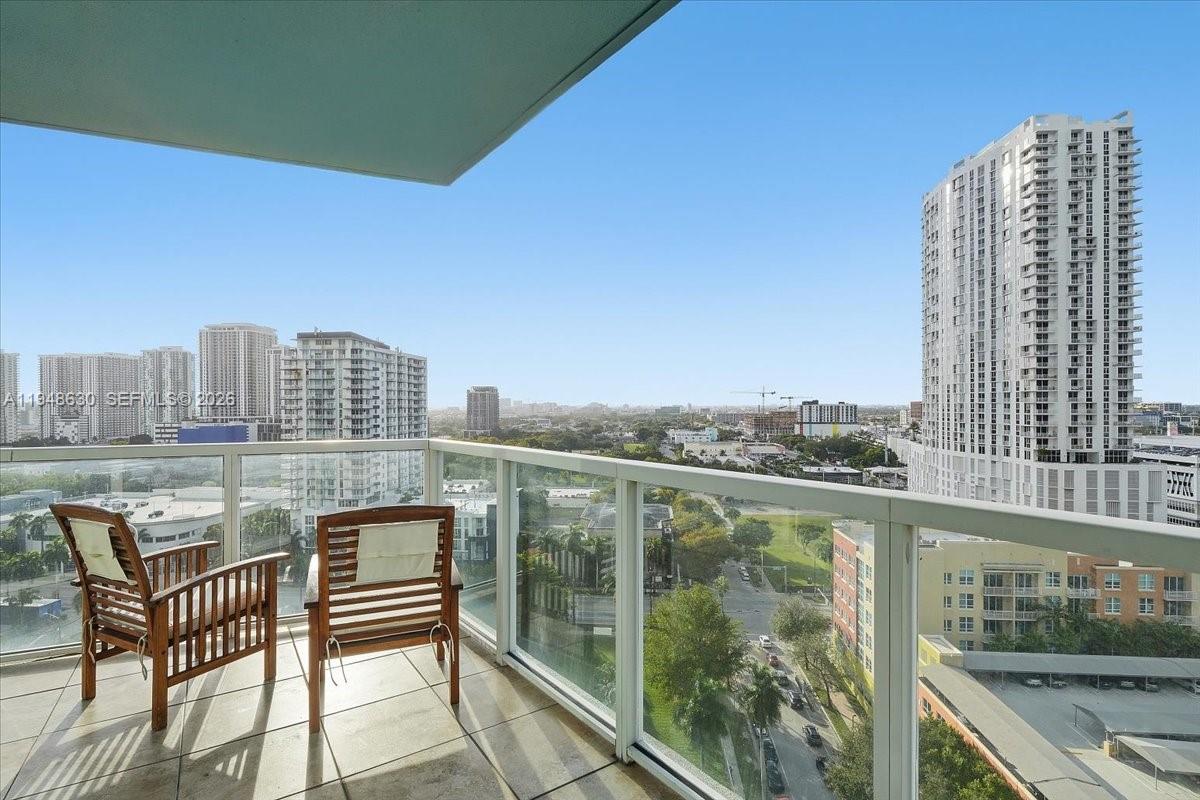QUANTUM ON THE BAY CONDO - Residential