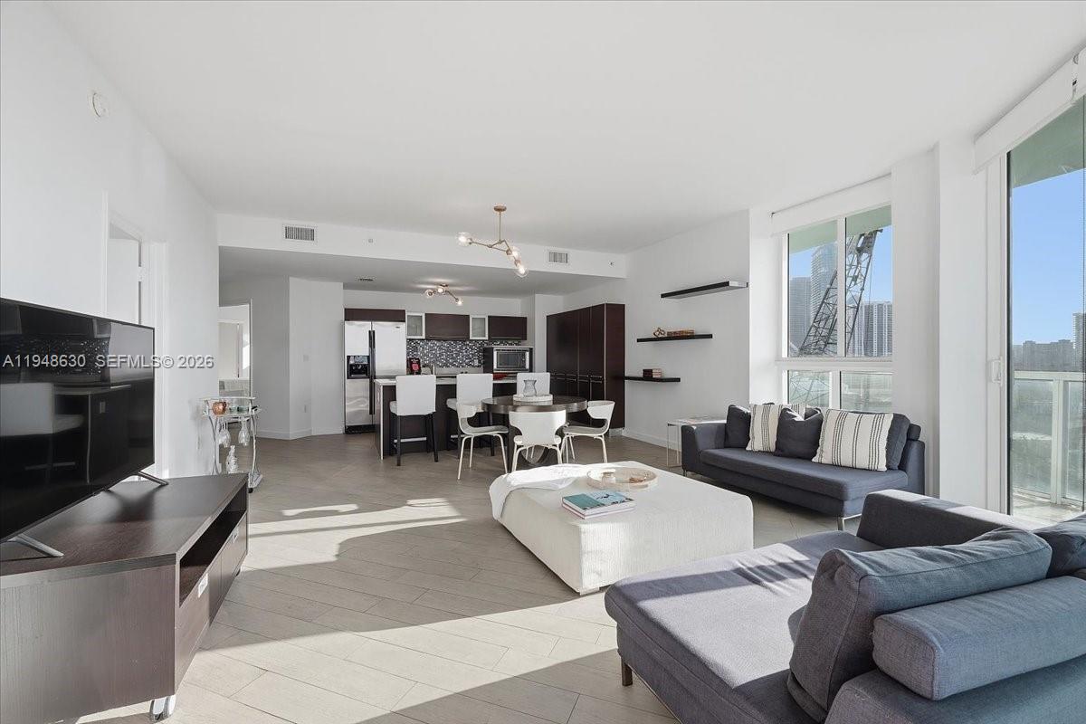 QUANTUM ON THE BAY CONDO - Residential