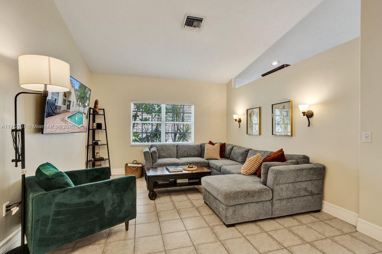 SAWGRASS PRESERVE - Residential