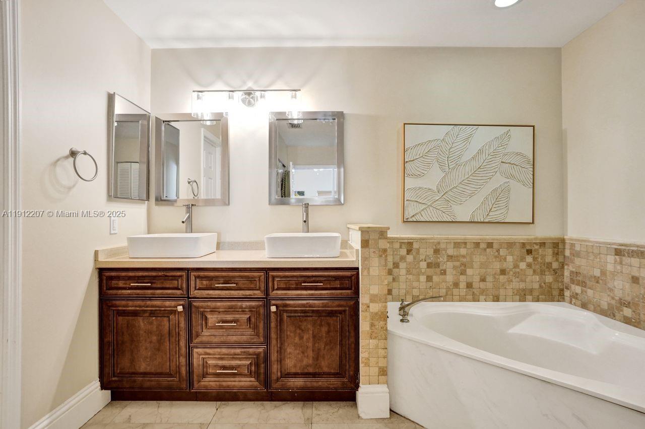 SAWGRASS PRESERVE - Residential