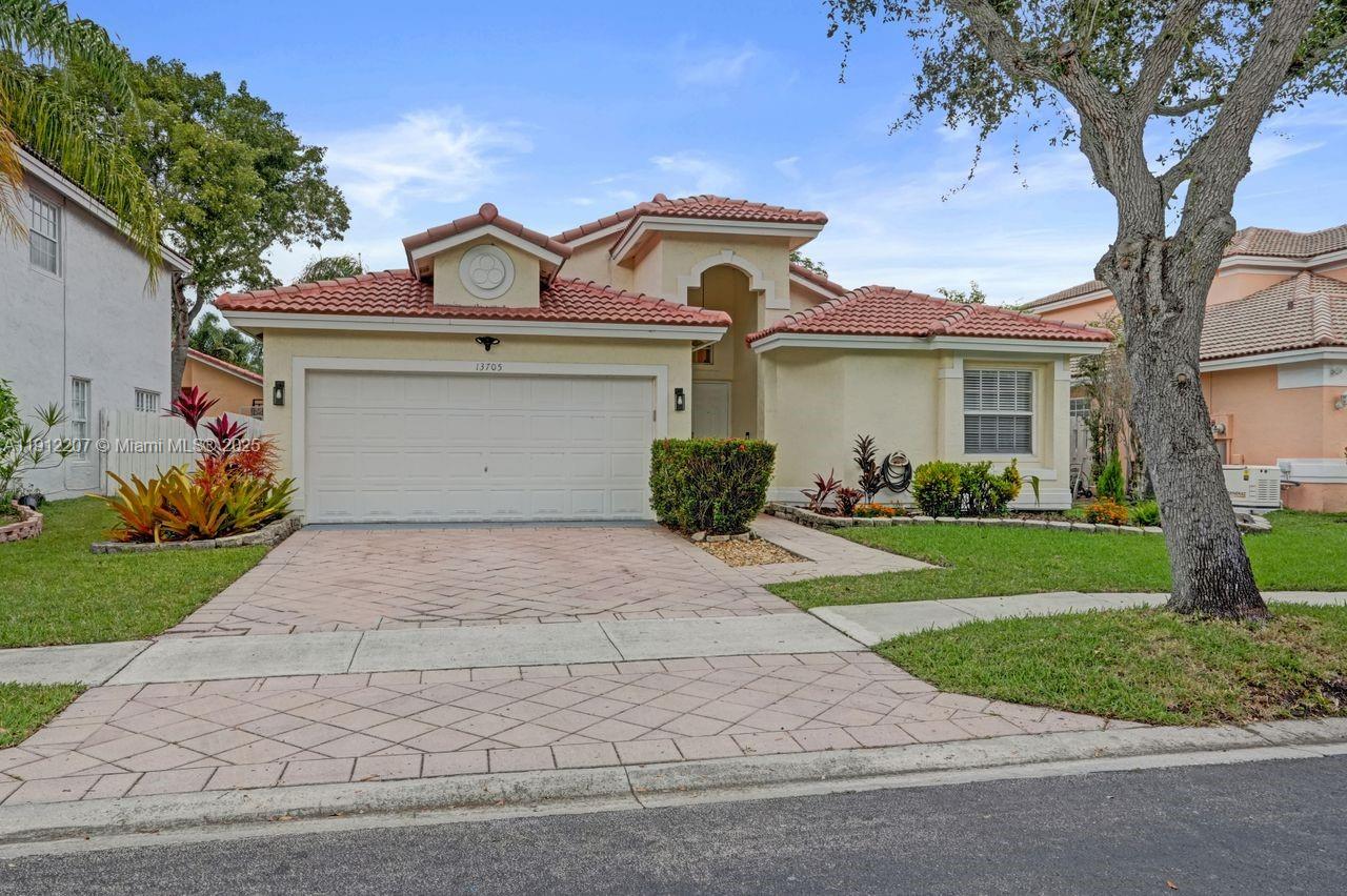 SAWGRASS PRESERVE - Residential