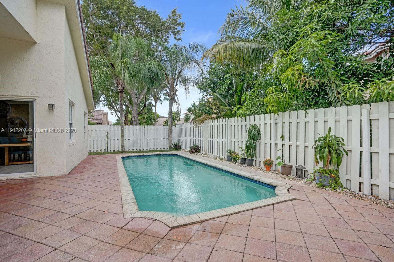 SAWGRASS PRESERVE - Residential