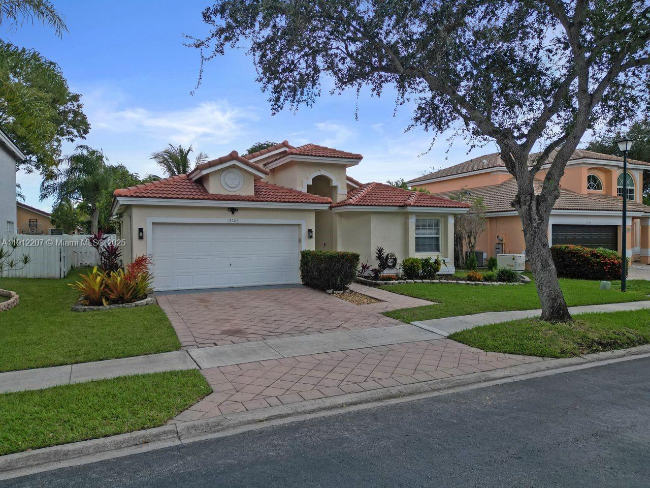 SAWGRASS PRESERVE - Residential