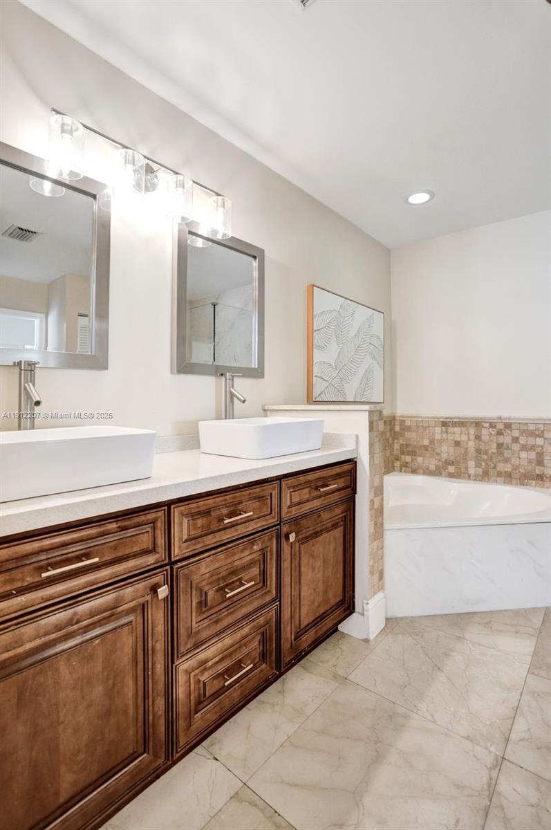 SAWGRASS PRESERVE - Residential