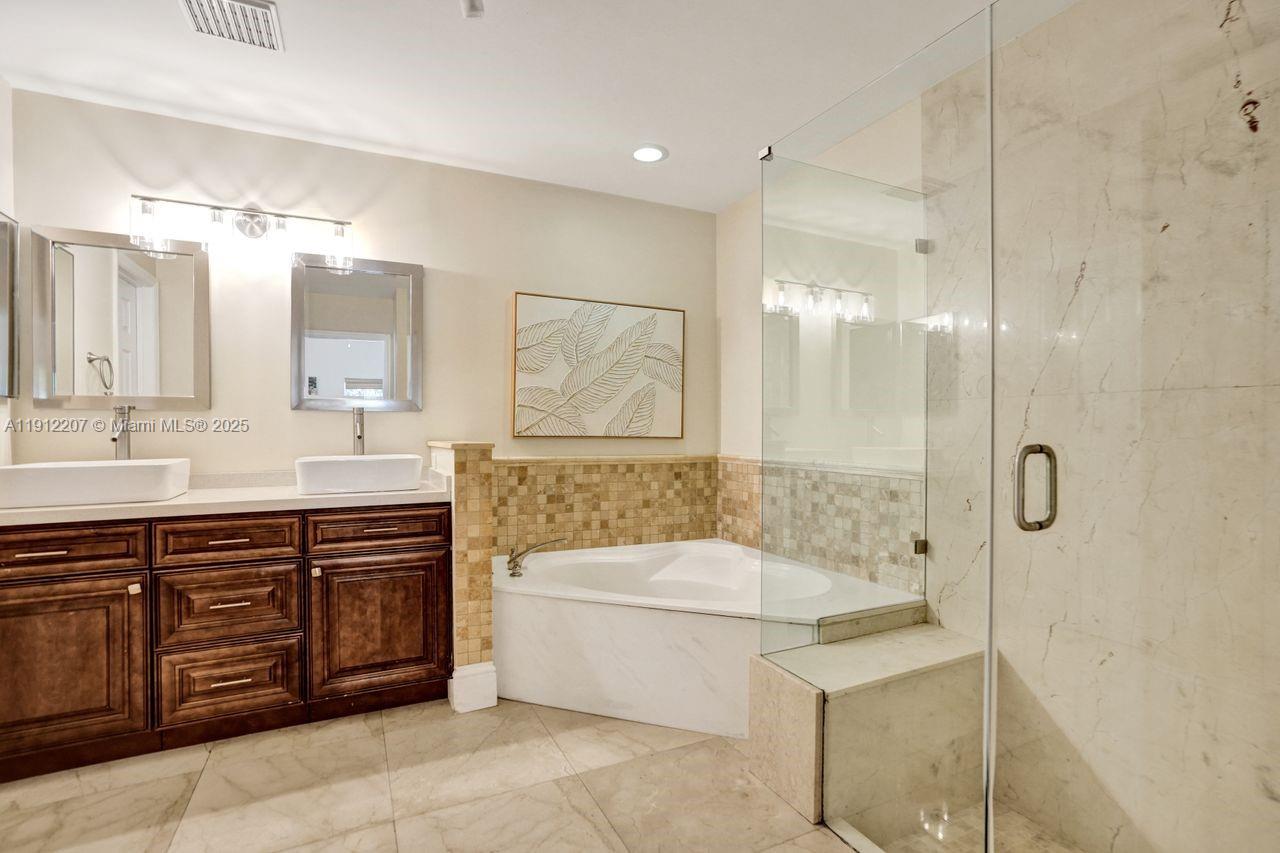 SAWGRASS PRESERVE - Residential