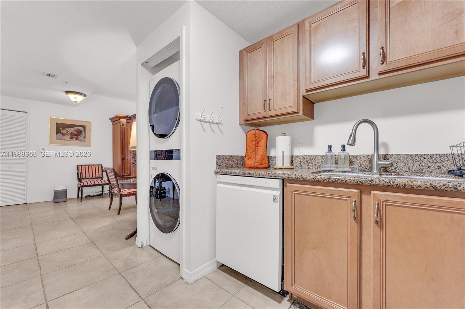 GRANADA GRAND CONDO - Residential