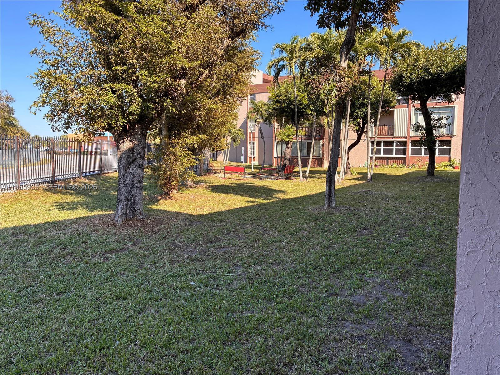 LOS ARBOLES CONDO - Residential