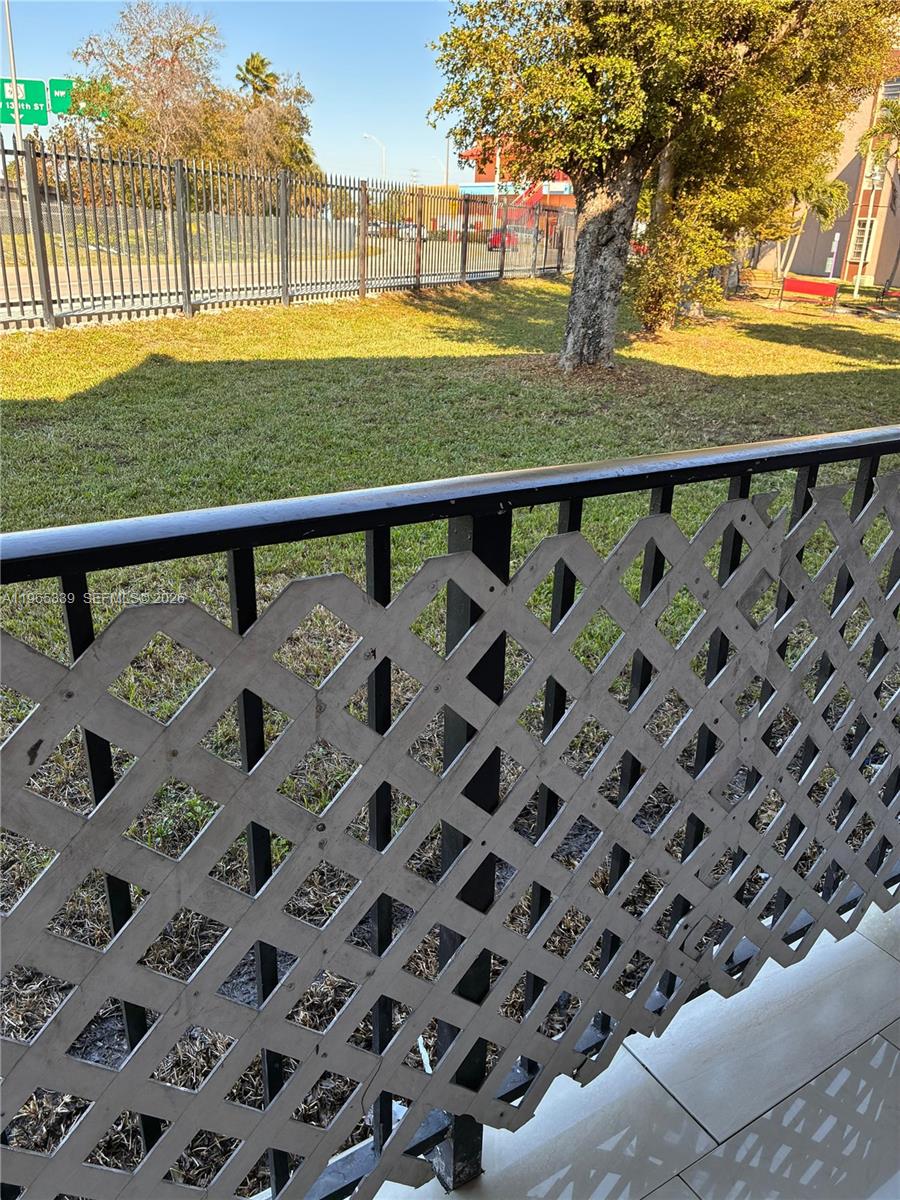 LOS ARBOLES CONDO - Residential