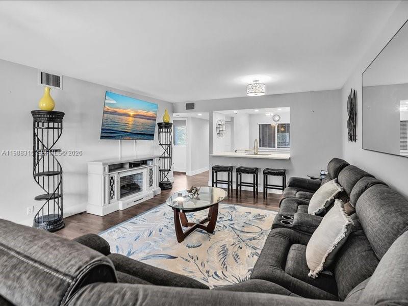 BUCKINGHAM EAST AT CENTUR - Residential