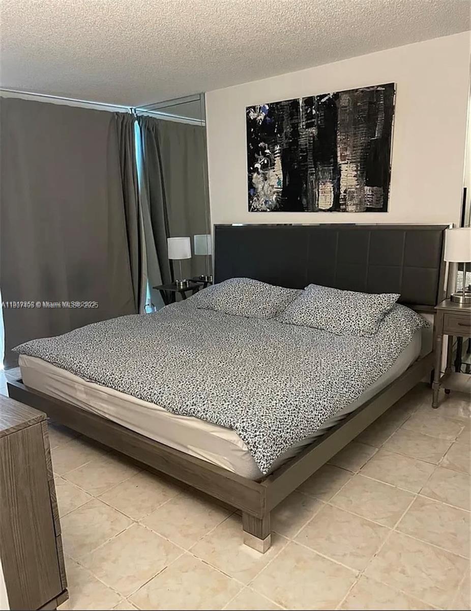 PLAZA OF AMERICAS CONDO P - Residential Lease