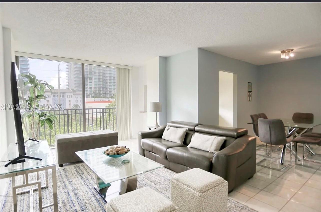 PLAZA OF AMERICAS CONDO P - Residential Lease