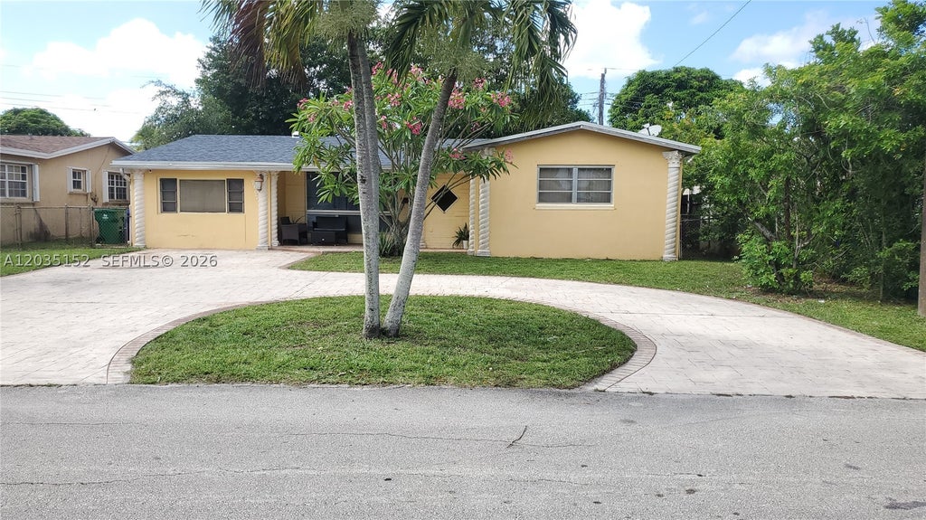 Photo of 7607 Dilido Blvd, Miramar, FL 33023 (MLS # A12035152)