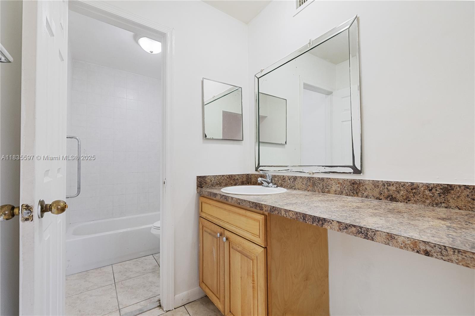 2912 NW 55th Ave 1C