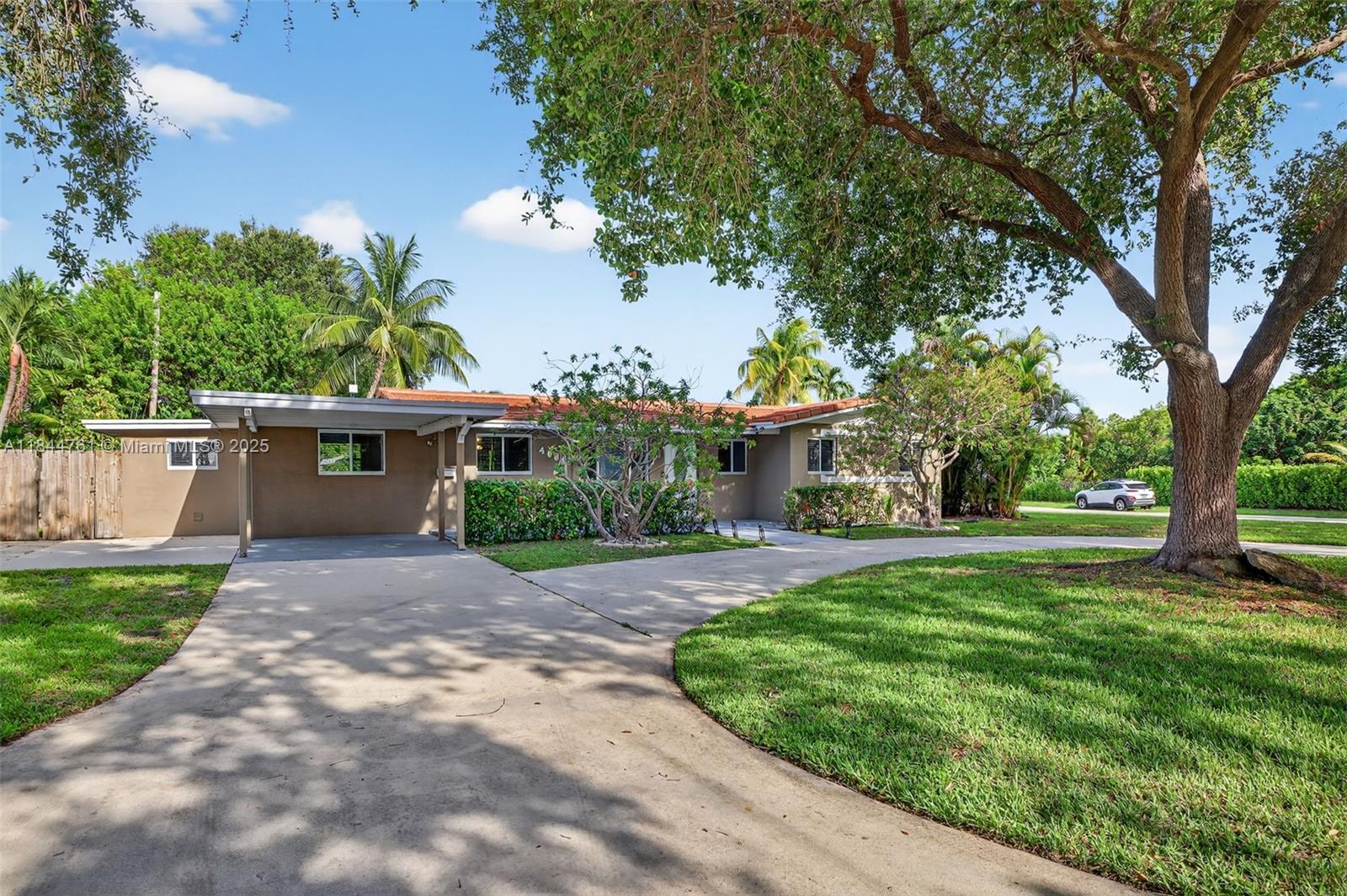 VENETIAN ISLES 2ND SEC - Residential