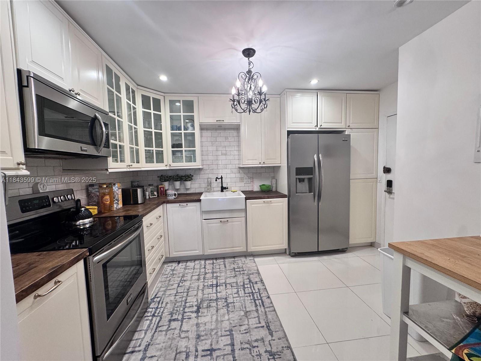 QUADOMAIN TOWER I AND IV - Residential Lease