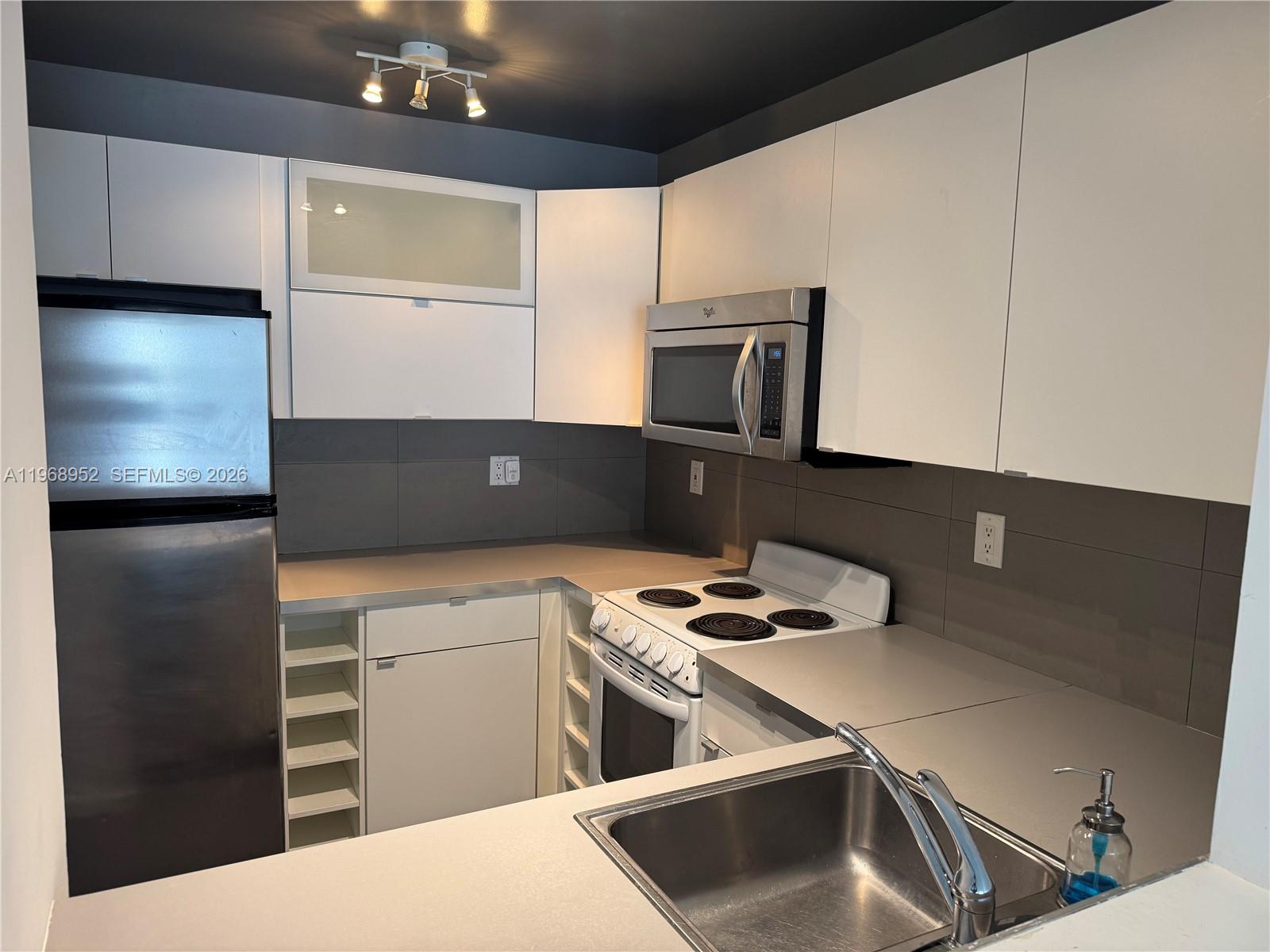 492 NW 165th St Rd C-314