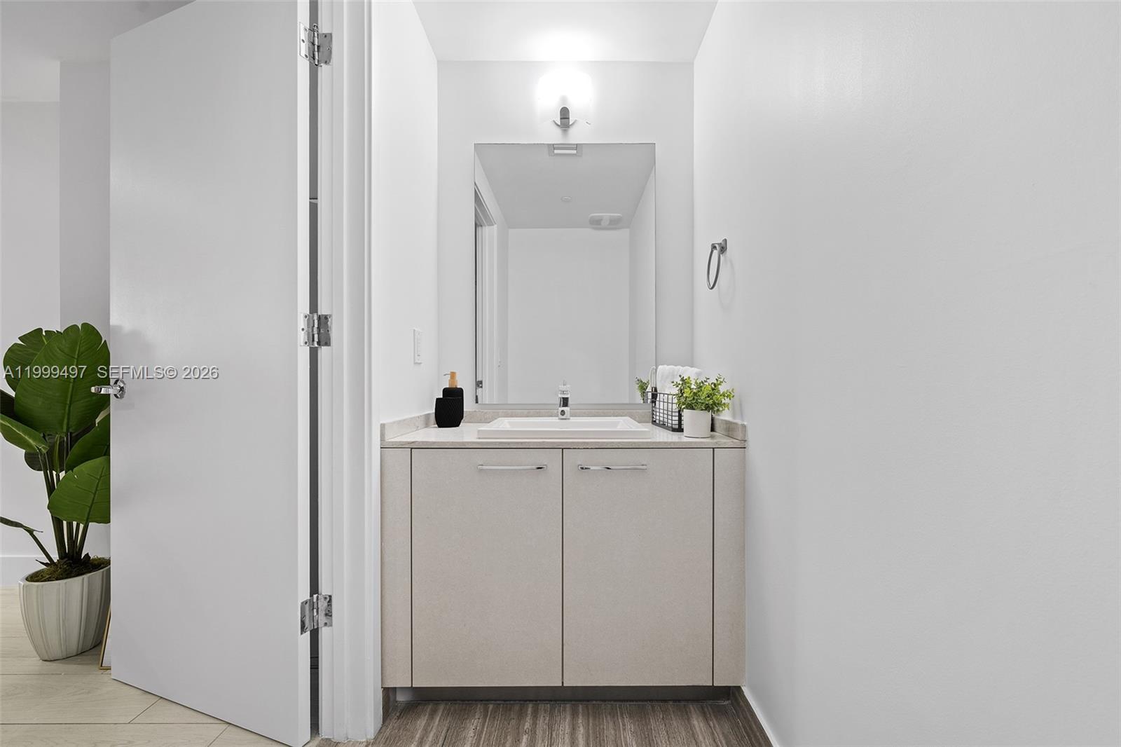 1010 Brickell Ave 1411