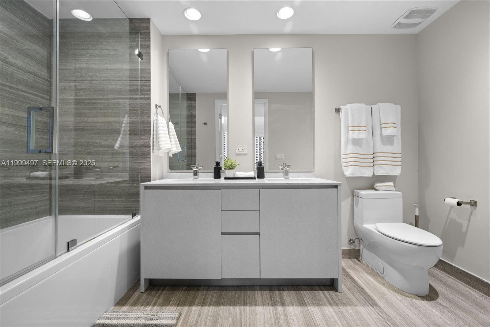 1010 BRICKELL CONDO - Residential Lease