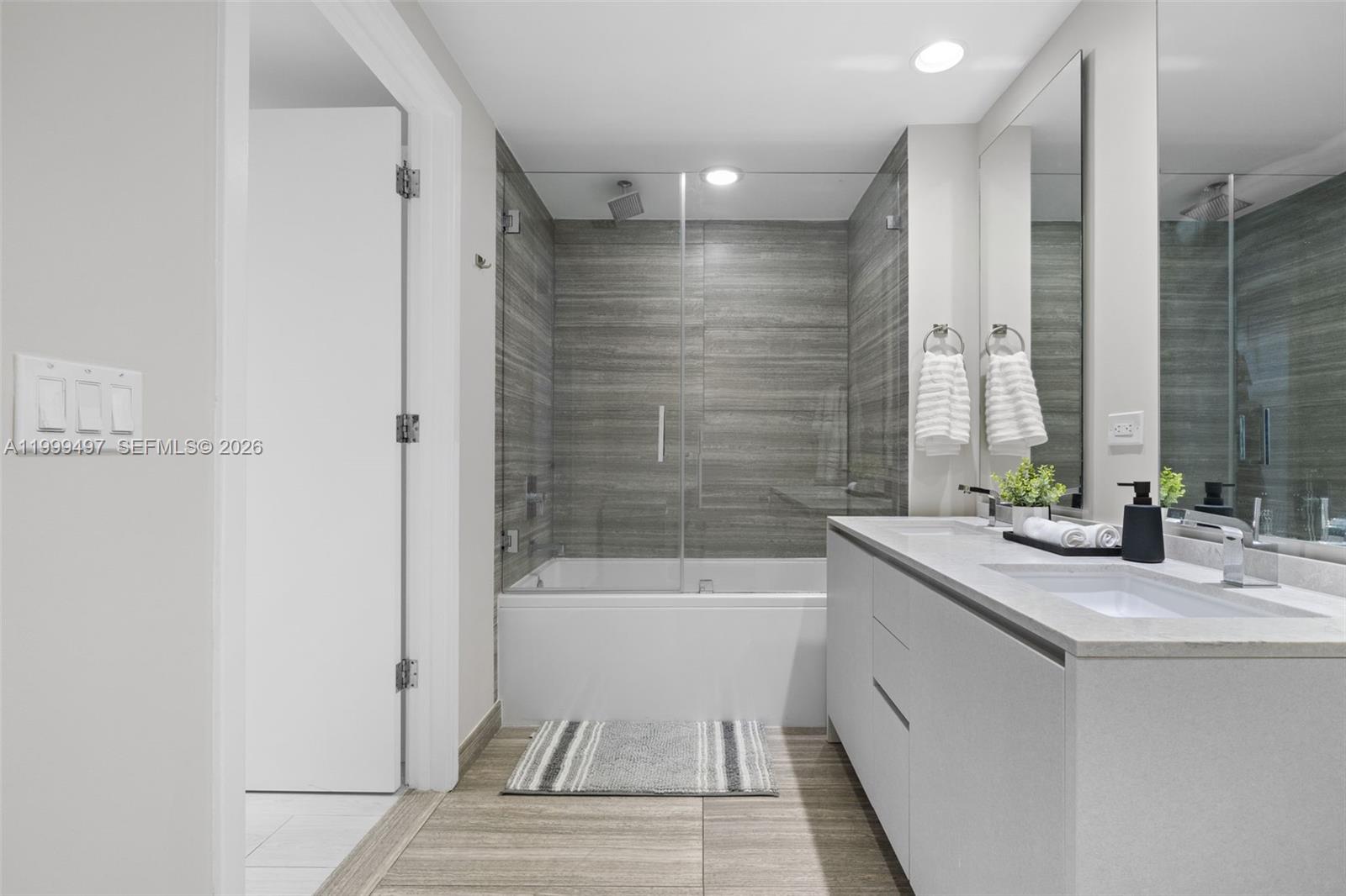 1010 BRICKELL CONDO - Residential Lease