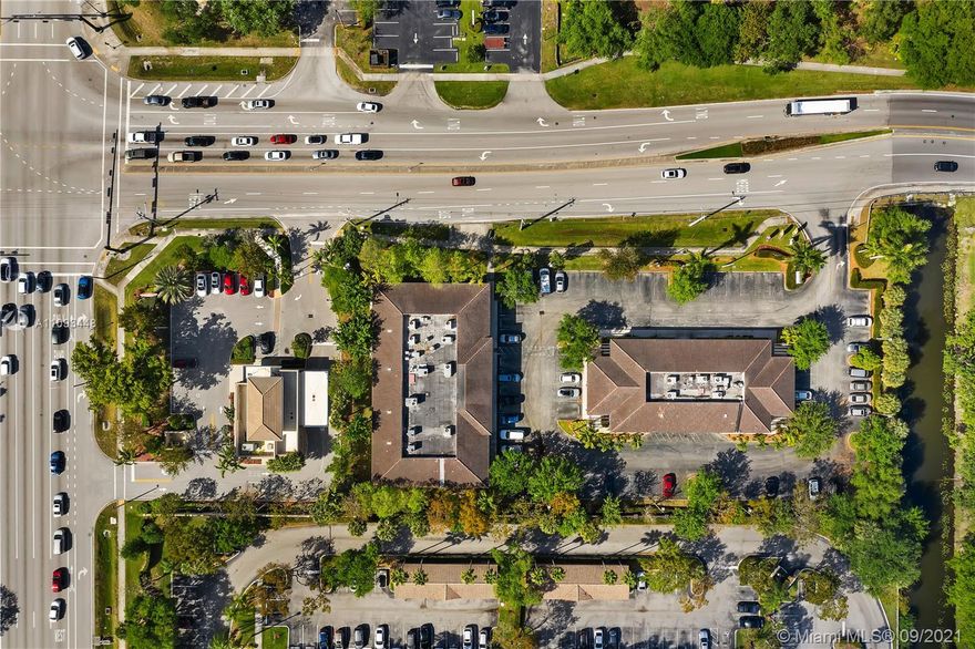 KEY HIGHLIGHTS:
• Recently signed 5 year Sushi Sake Lease
• Immediate value-add component via lease-up
• Average rents 30% below nearest competing shopping centers