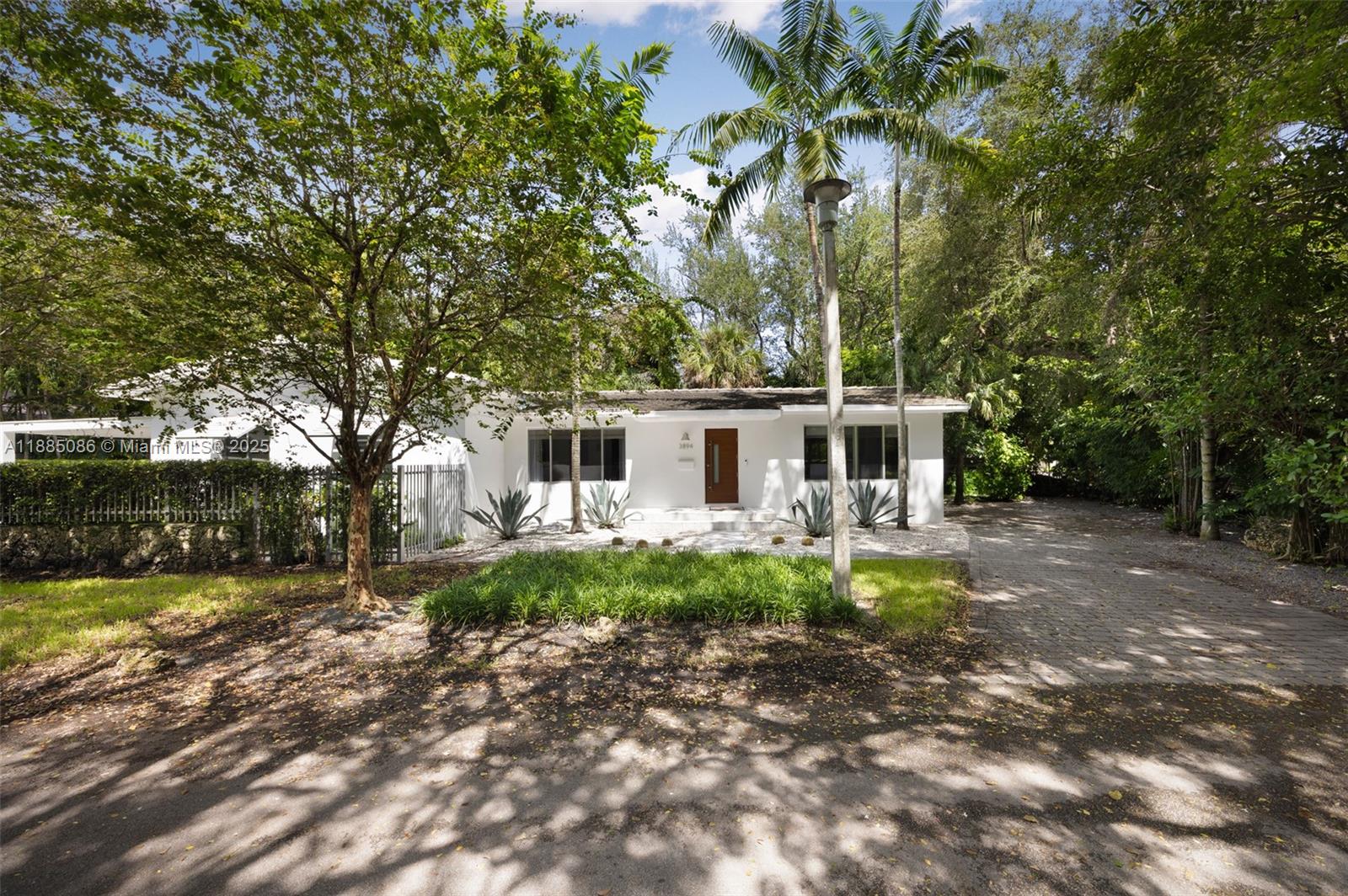 3RD AMD COCONUT GR PK - Residential Lease