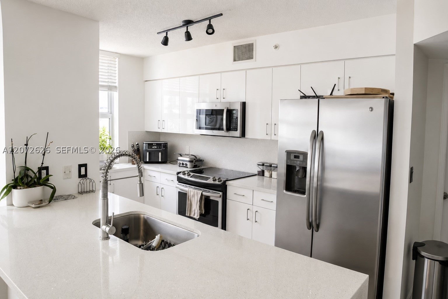 1155 Brickell Bay Dr 902