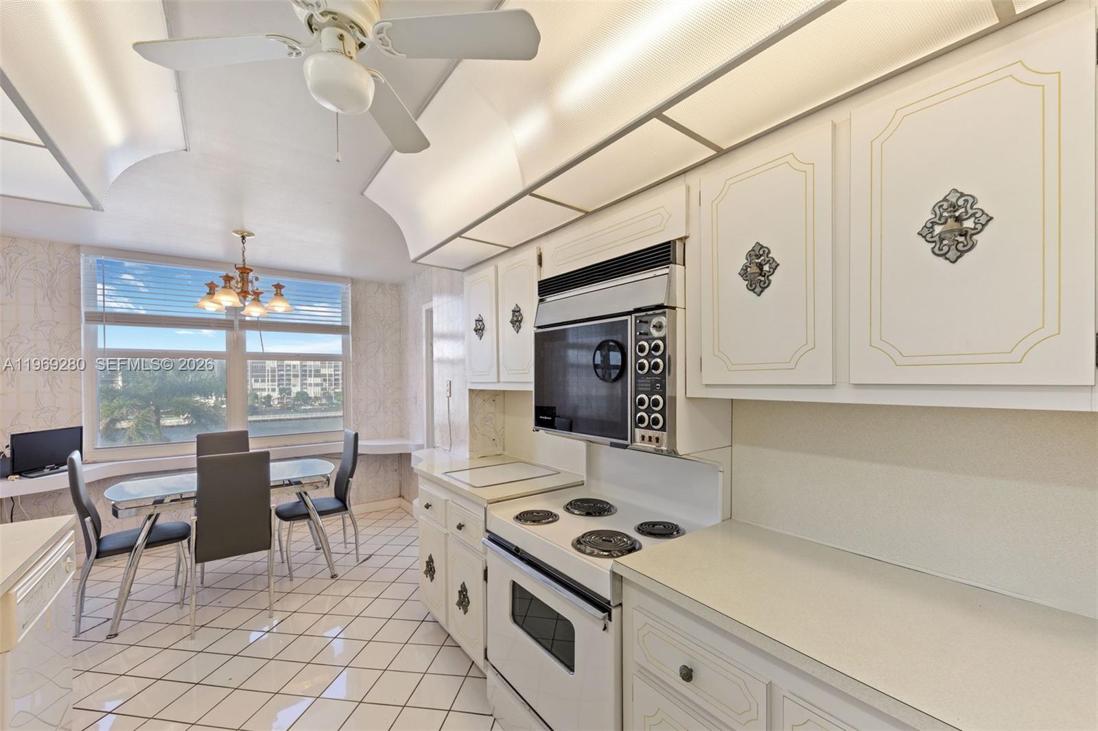 AQUARIUS CONDO - Residential Lease