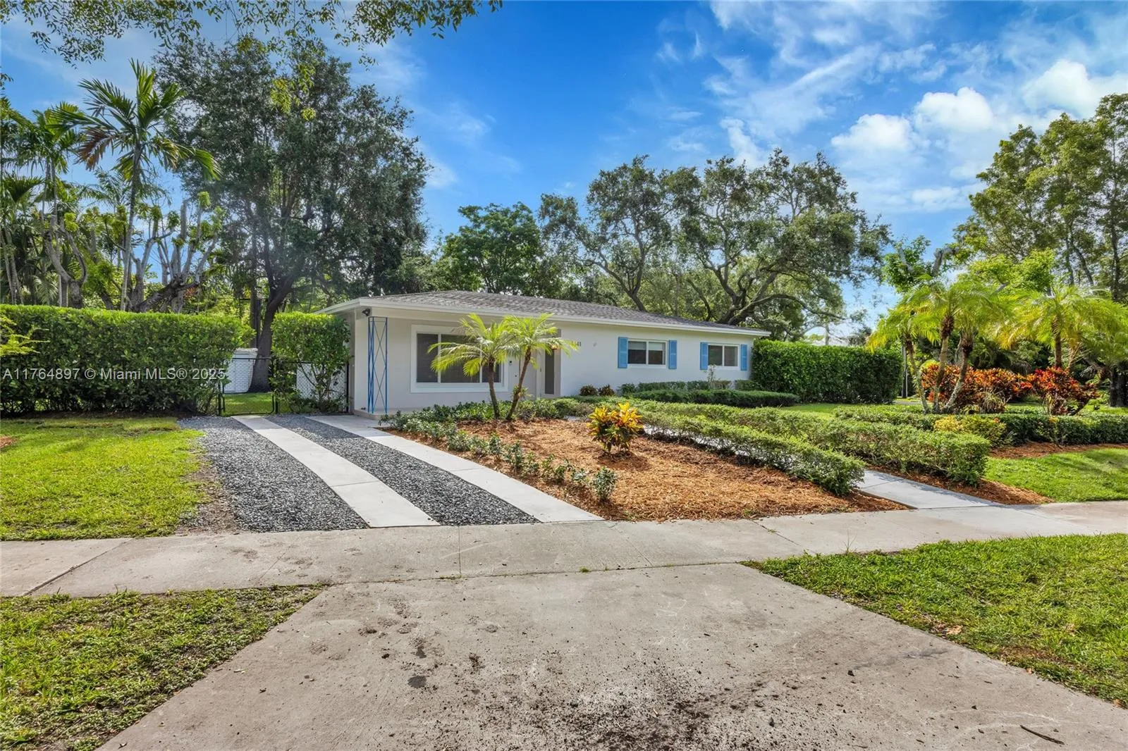 Miami, Florida 33143, United States, 3 Bedrooms Bedrooms, ,2 BathroomsBathrooms,Residential,Pending,88875