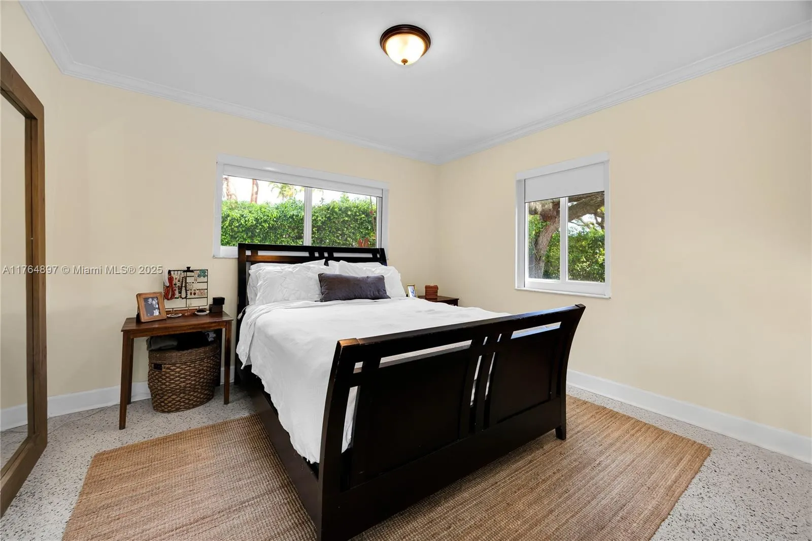 Miami, Florida 33143, United States, 3 Bedrooms Bedrooms, ,2 BathroomsBathrooms,Residential,Pending,88875