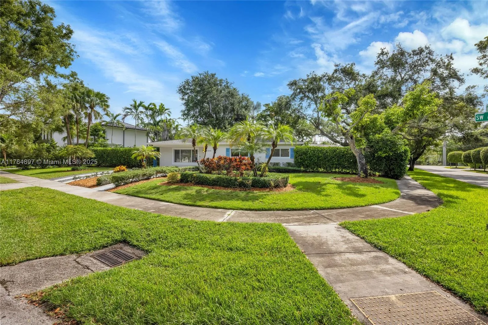 Miami, Florida 33143, United States, 3 Bedrooms Bedrooms, ,2 BathroomsBathrooms,Residential,Pending,88875