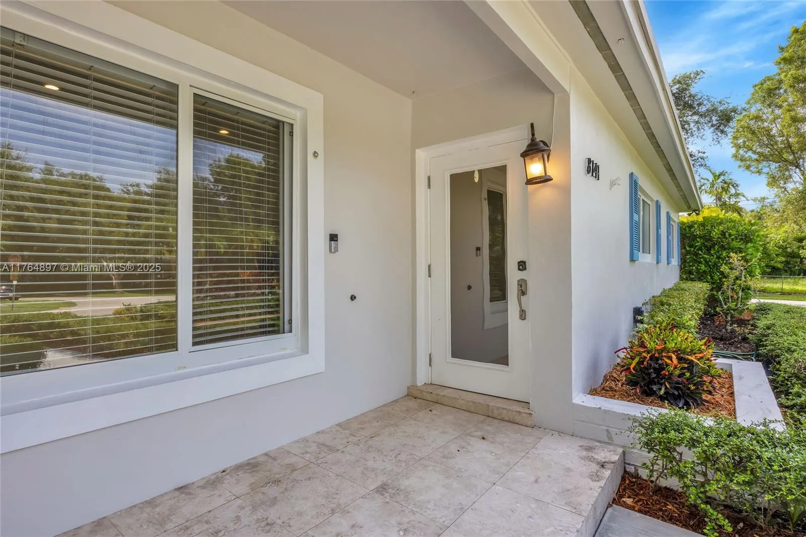 Miami, Florida 33143, United States, 3 Bedrooms Bedrooms, ,2 BathroomsBathrooms,Residential,Pending,88875