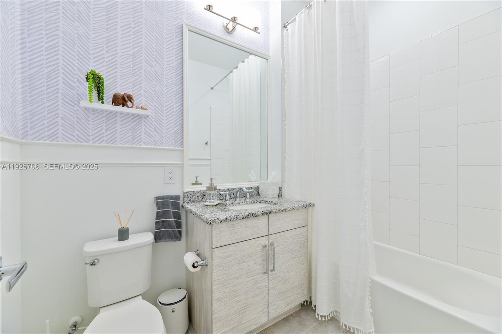 BANYAN CAY RESORT - Residential Lease