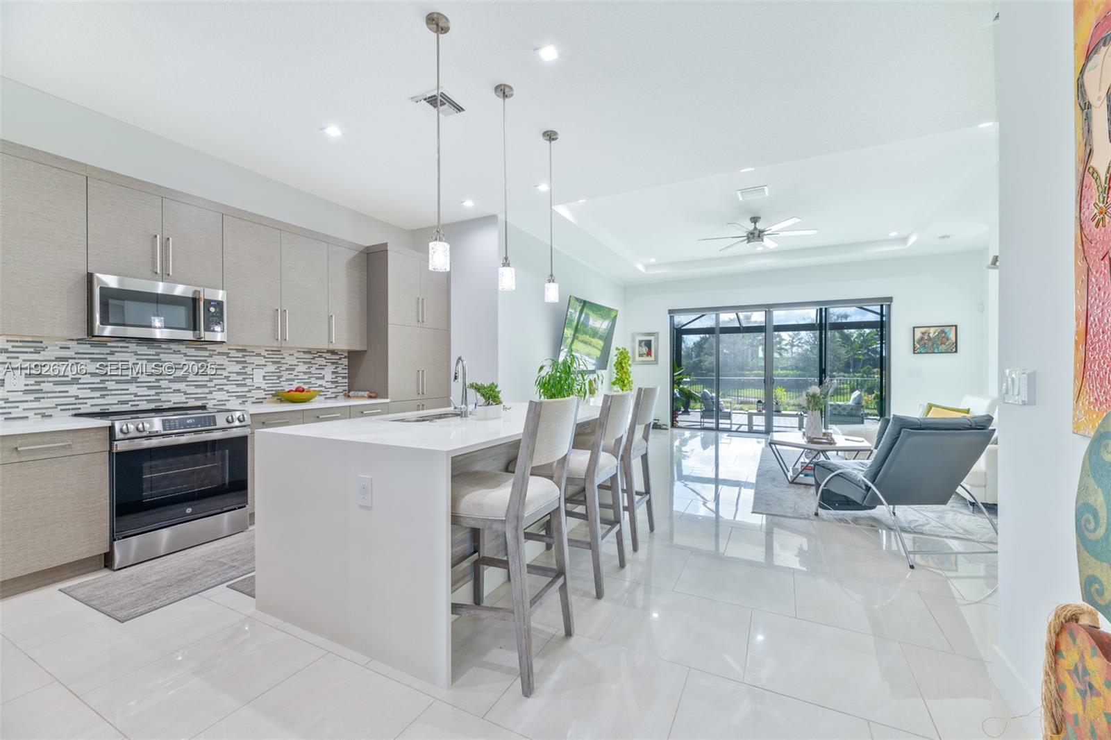 BANYAN CAY RESORT - Residential Lease