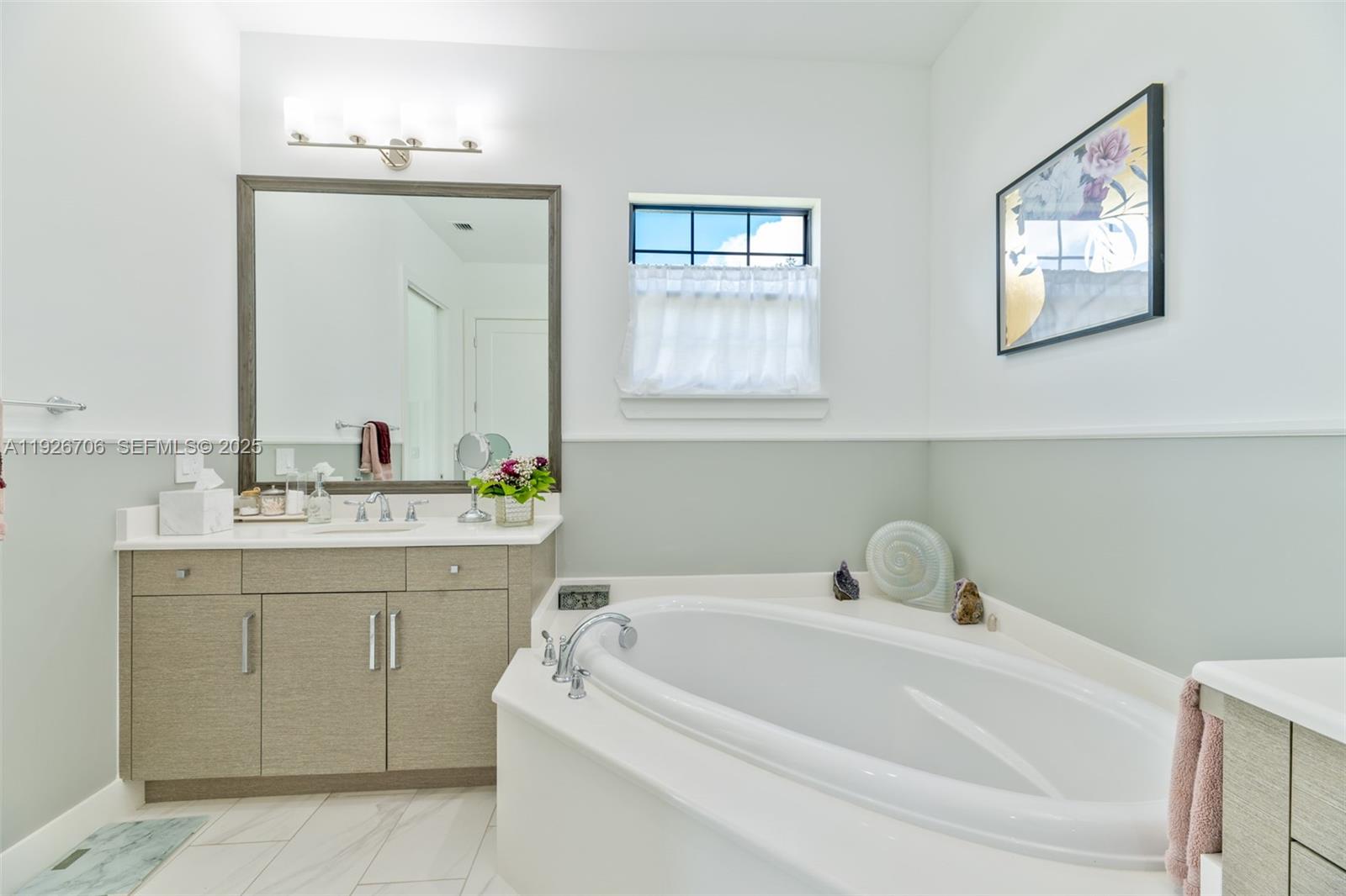 BANYAN CAY RESORT - Residential Lease