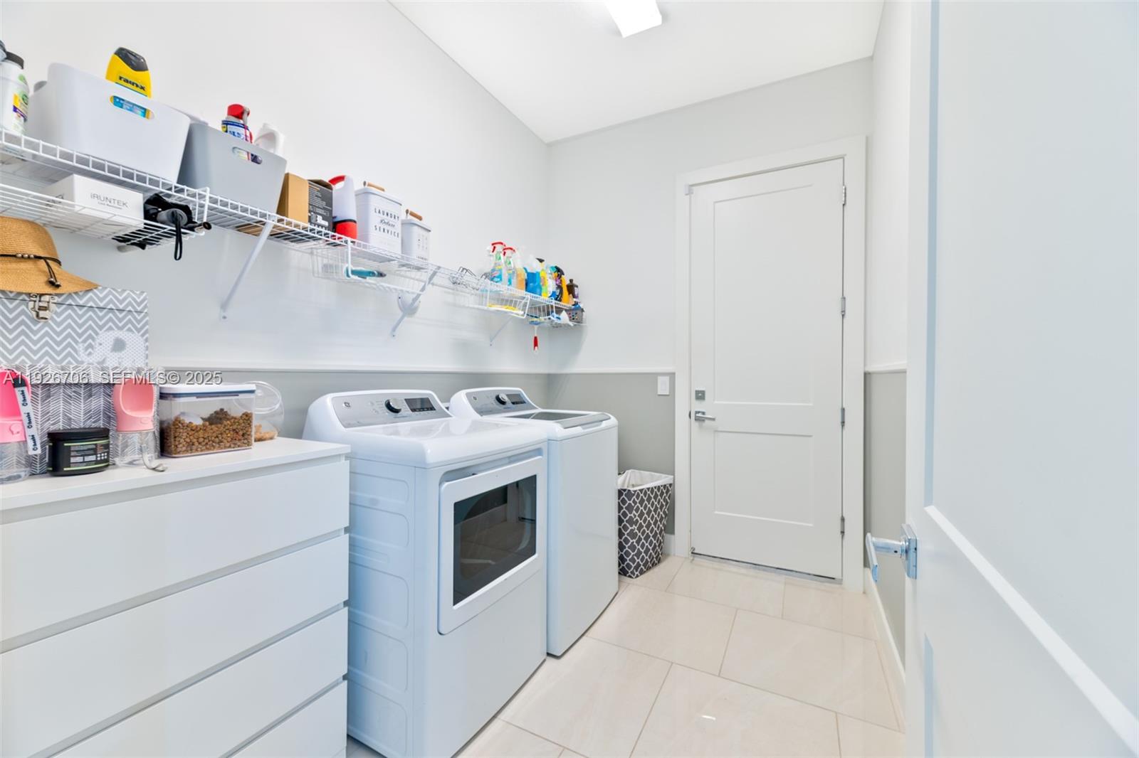 BANYAN CAY RESORT - Residential Lease