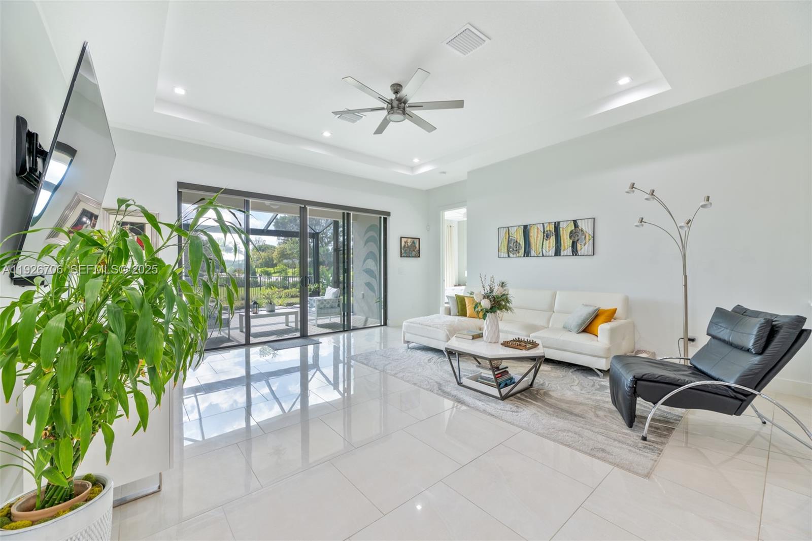 BANYAN CAY RESORT - Residential Lease