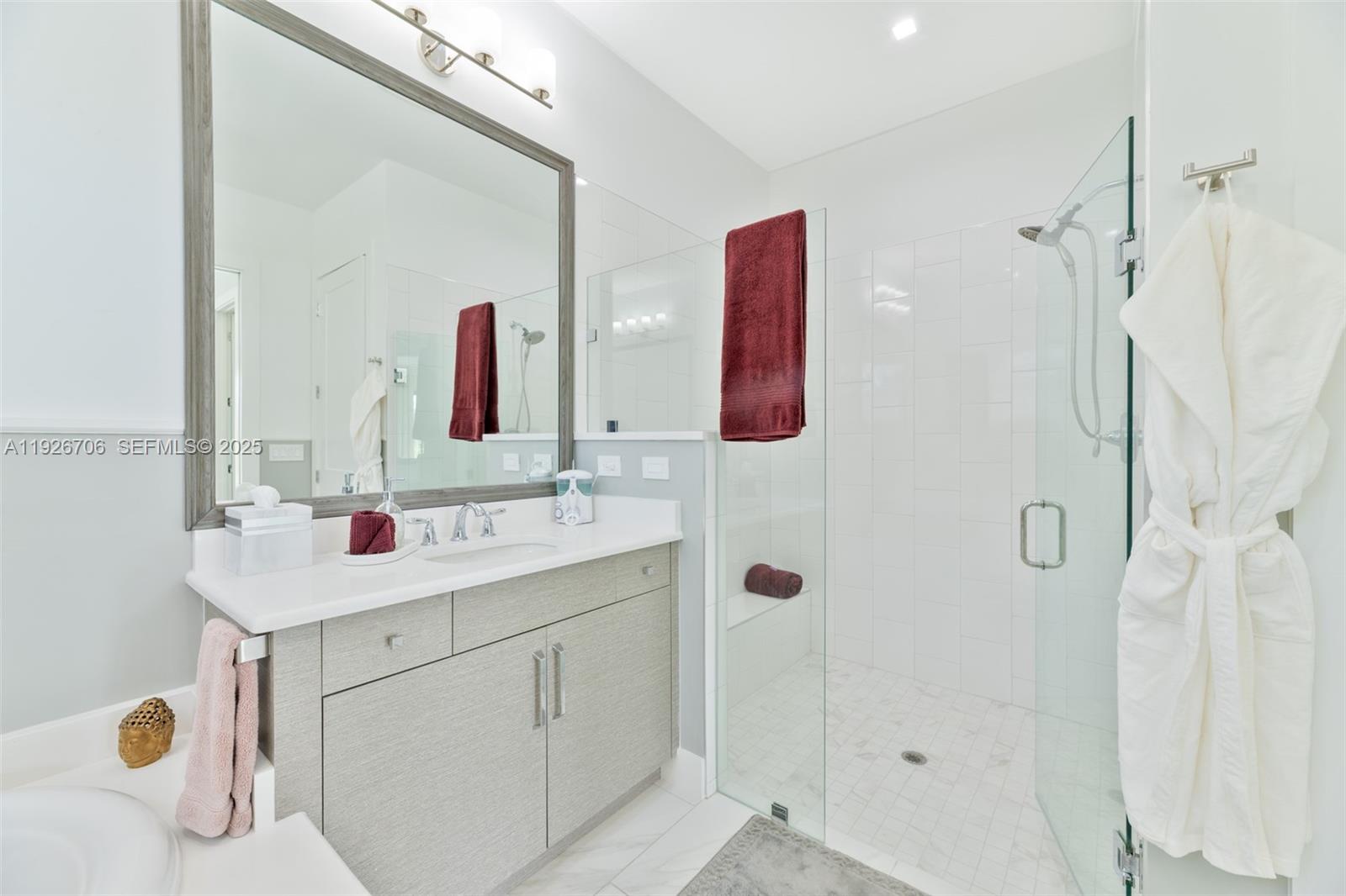 BANYAN CAY RESORT - Residential Lease