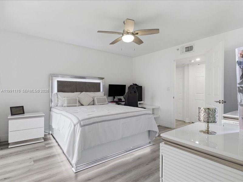HORIZONS WEST CONDO #7 - Residential