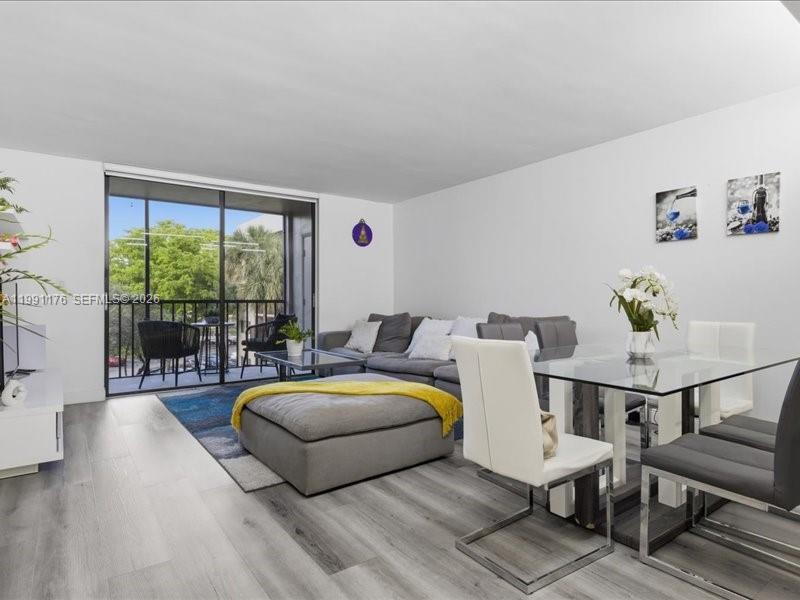 HORIZONS WEST CONDO #7 - Residential