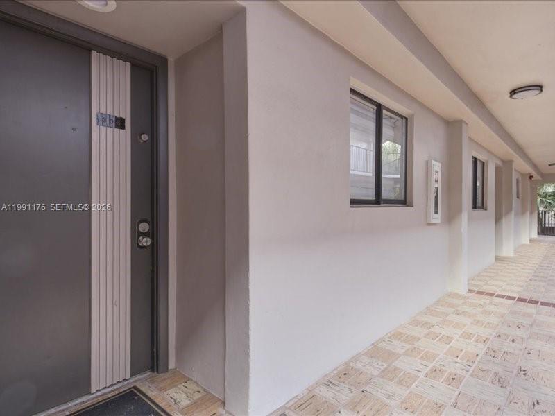 HORIZONS WEST CONDO #7 - Residential
