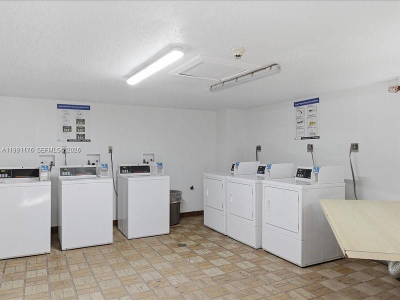HORIZONS WEST CONDO #7 - Residential