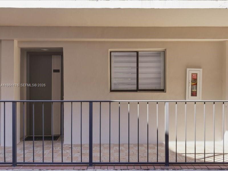 HORIZONS WEST CONDO #7 - Residential