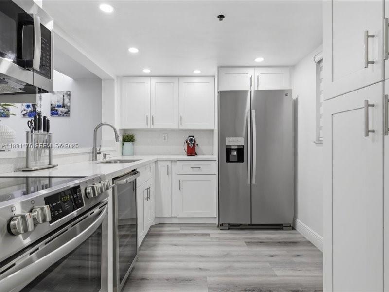 HORIZONS WEST CONDO #7 - Residential