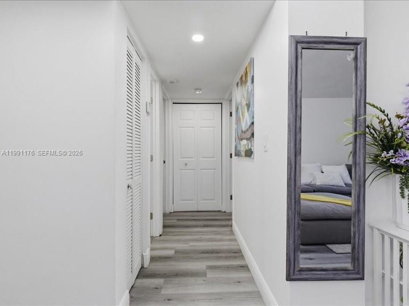 HORIZONS WEST CONDO #7 - Residential