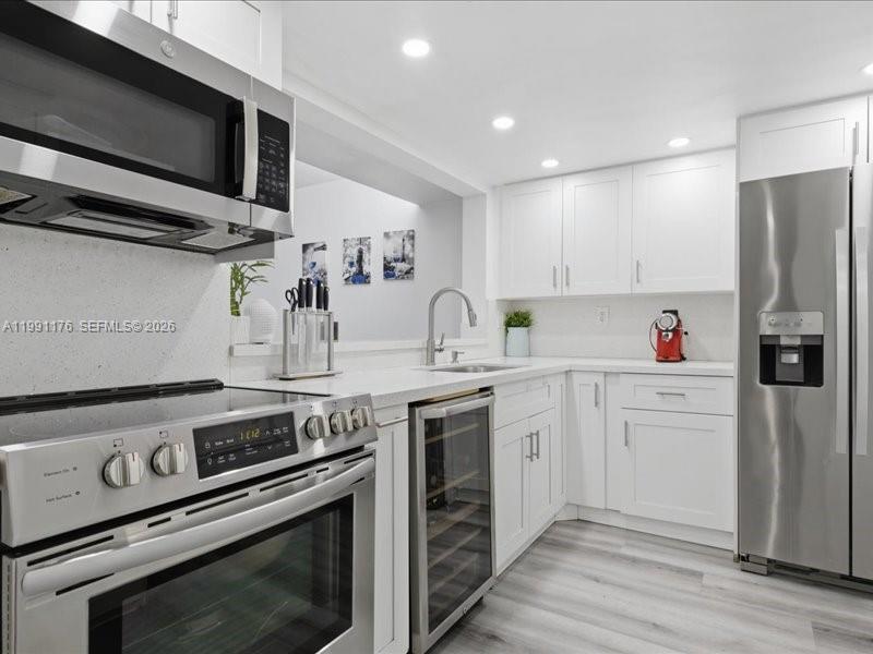 HORIZONS WEST CONDO #7 - Residential